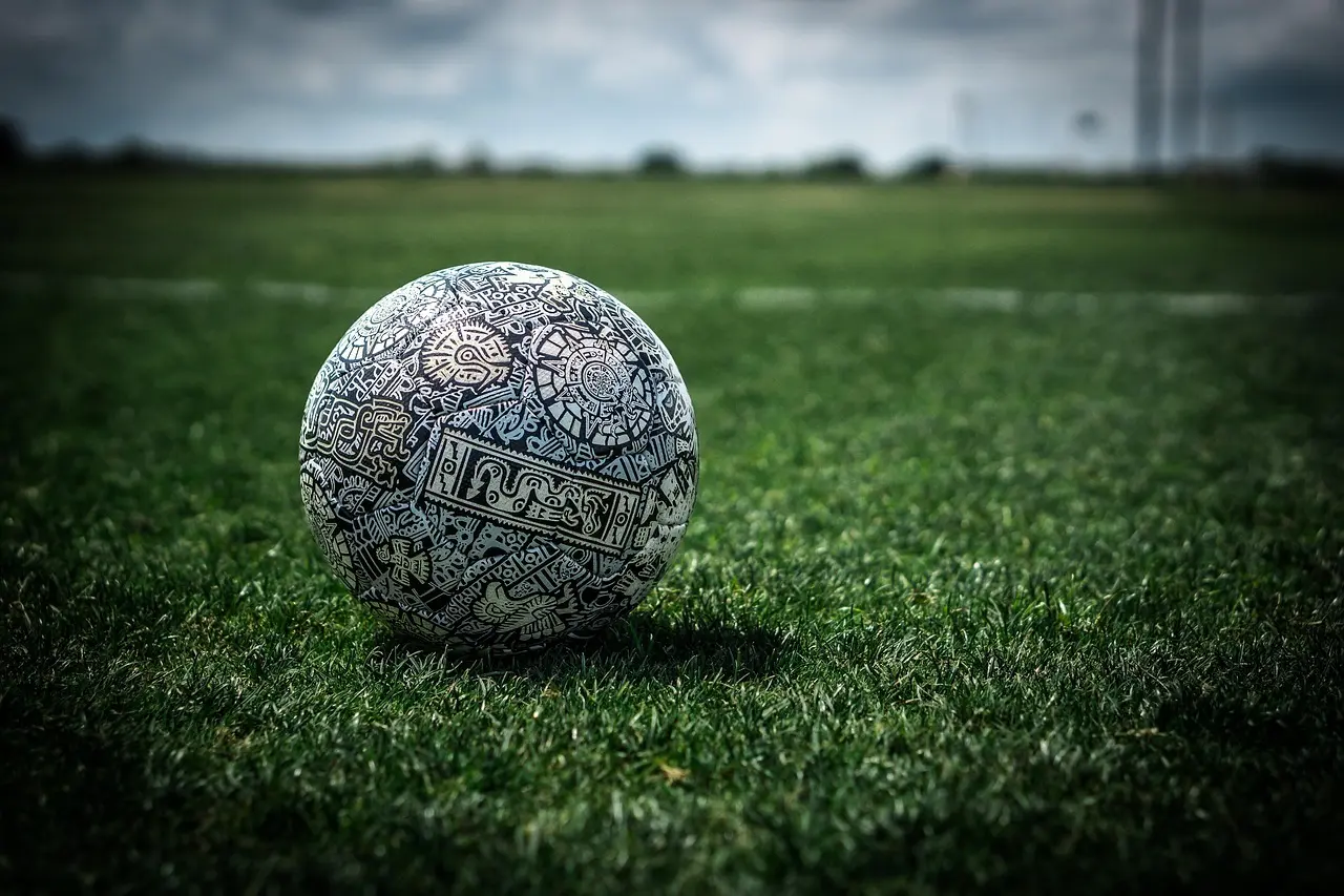 Süper Lig runde 9: skarpe udehold, VAR-indgreb og sene afgørelser i en tæt spillet weekend