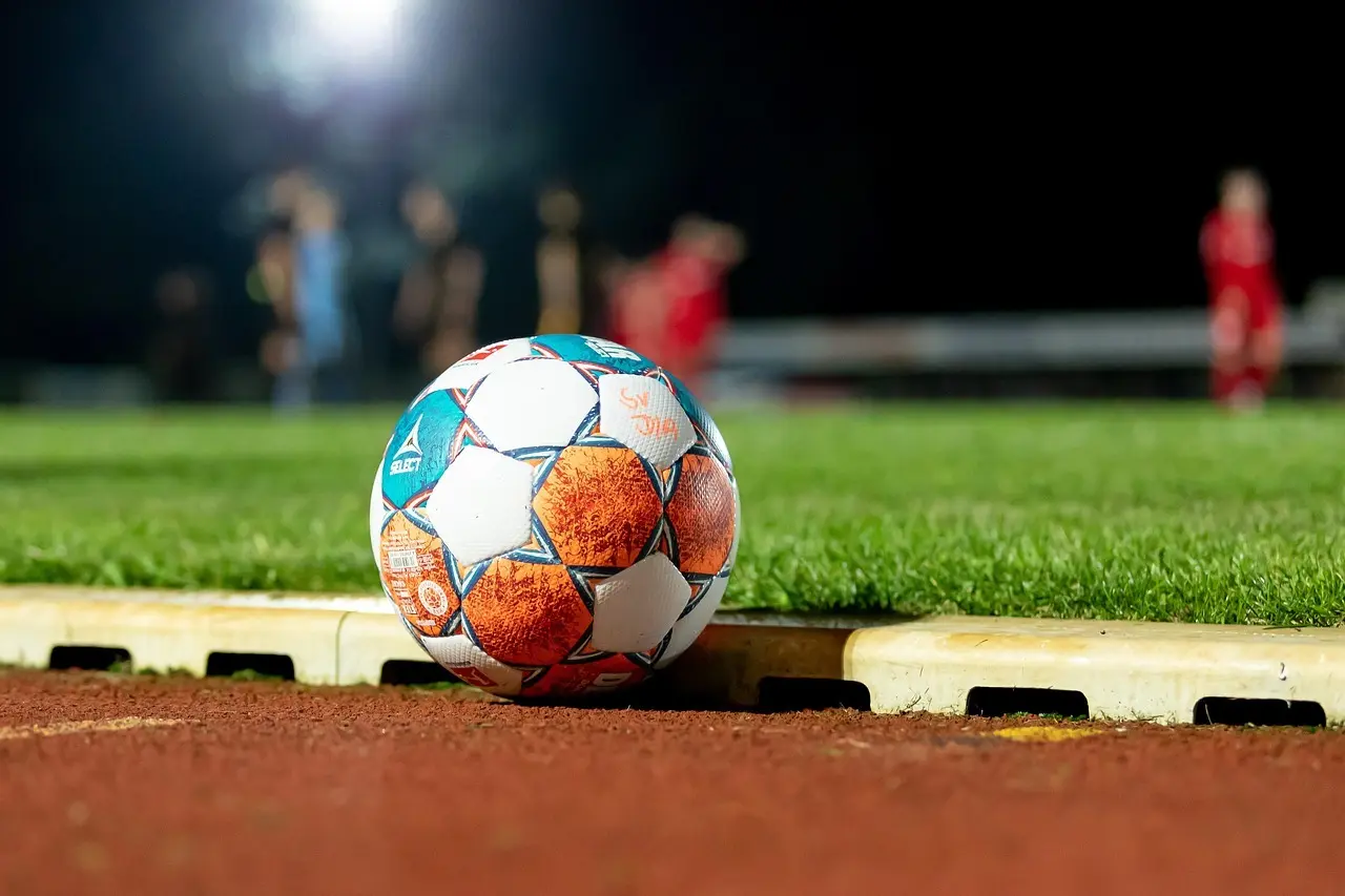 Drama på tværs af linjen: sene scoringer, VAR-indgreb og røde kort prægede Süper Lig runde 15