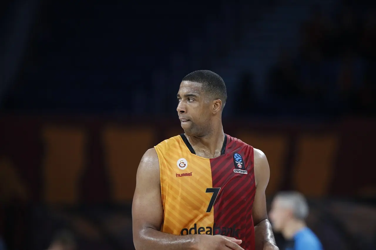 Hvornår spilles Istanbul-derbyerne, og hvor?